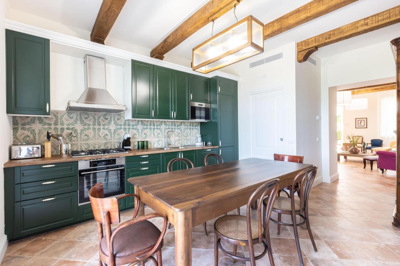 Country Life Relais Apartment มัสซาลูเบรนเซ ภายนอก รูปภาพ
